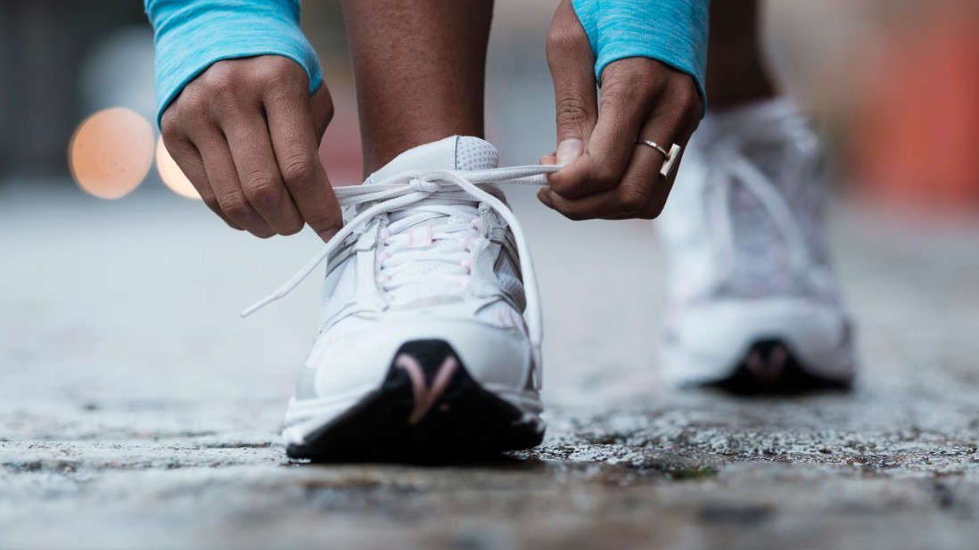 9 Ways Walking Benefits Your Health with Facts from Doctors